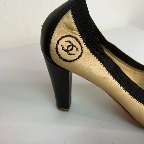 Chanel Classic Nude Ballet Pumps - Picture 8 of 10